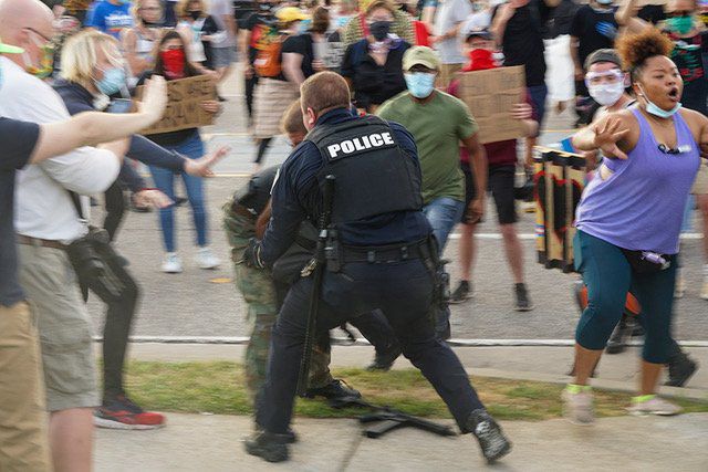 Protester shoots himself in the foot at Florissant protest